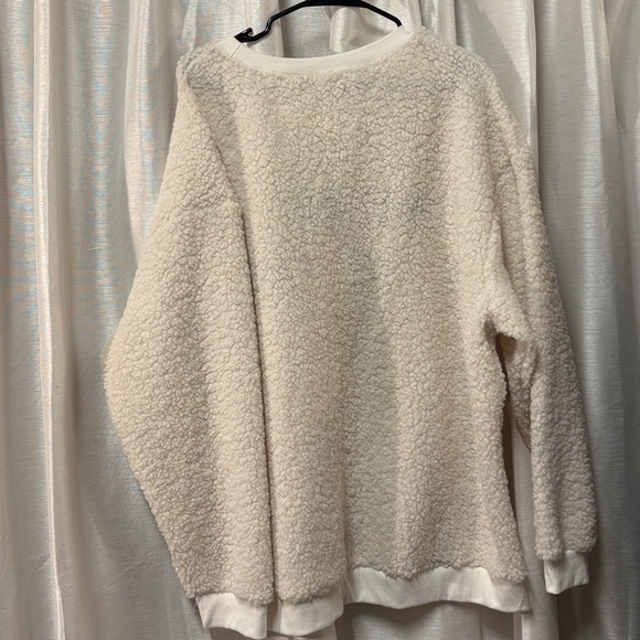 BiBi Ensley Christmas Embroidered Sherpa Pullover XL NWT Holiday - Picture 8 of 8